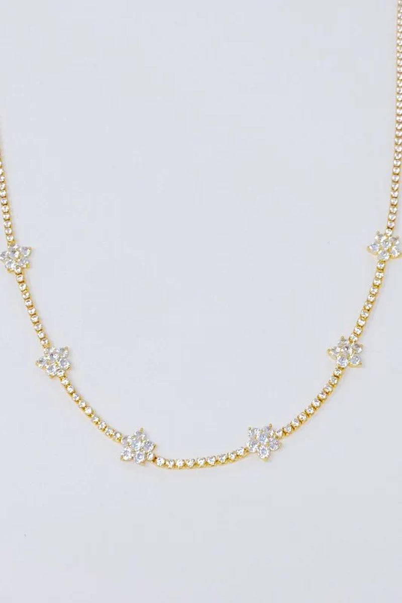 Radiant Stella Shiny Flower Necklace - Illuminate Your Style!