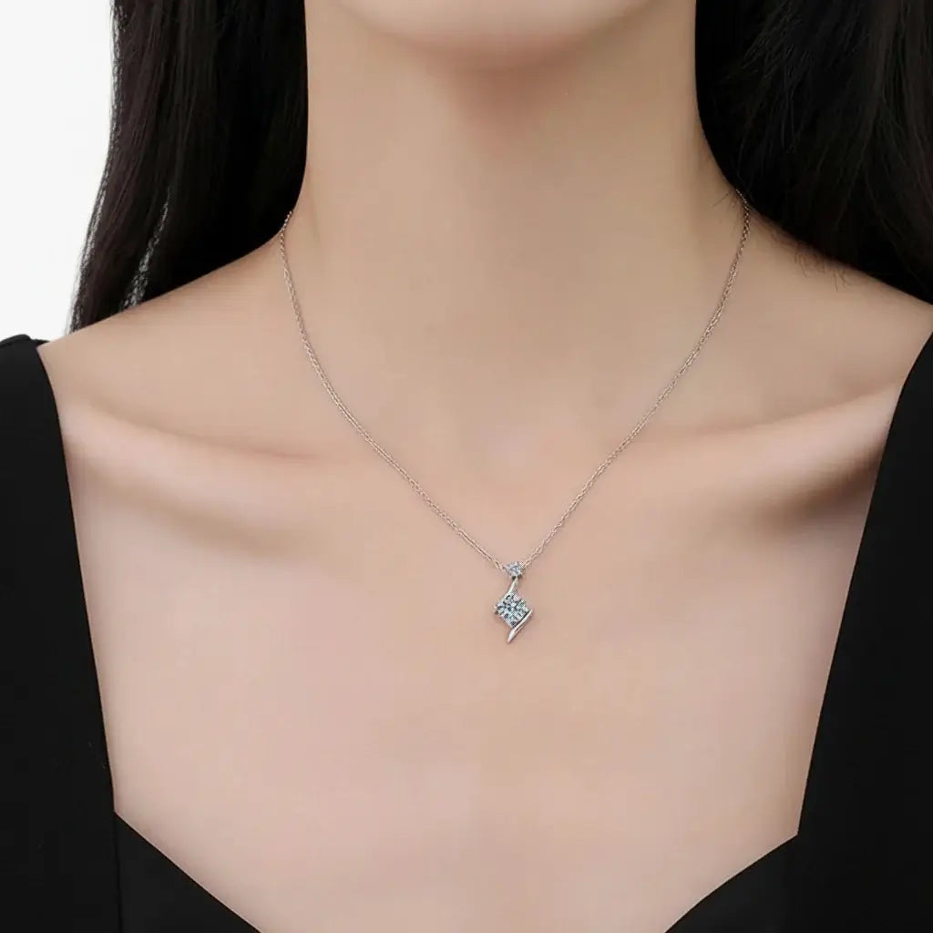 Stunning 1 Carat D Color Moissanite Pendant Necklace - Elegant and Timeless Jewelry Piece