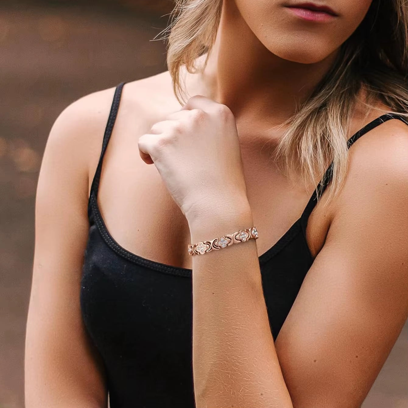 1Pcs Fashionable Light Luxury Clover Bracelet with Sparkling Cubic Zirconia for Women，Infinite Clover Jewelry