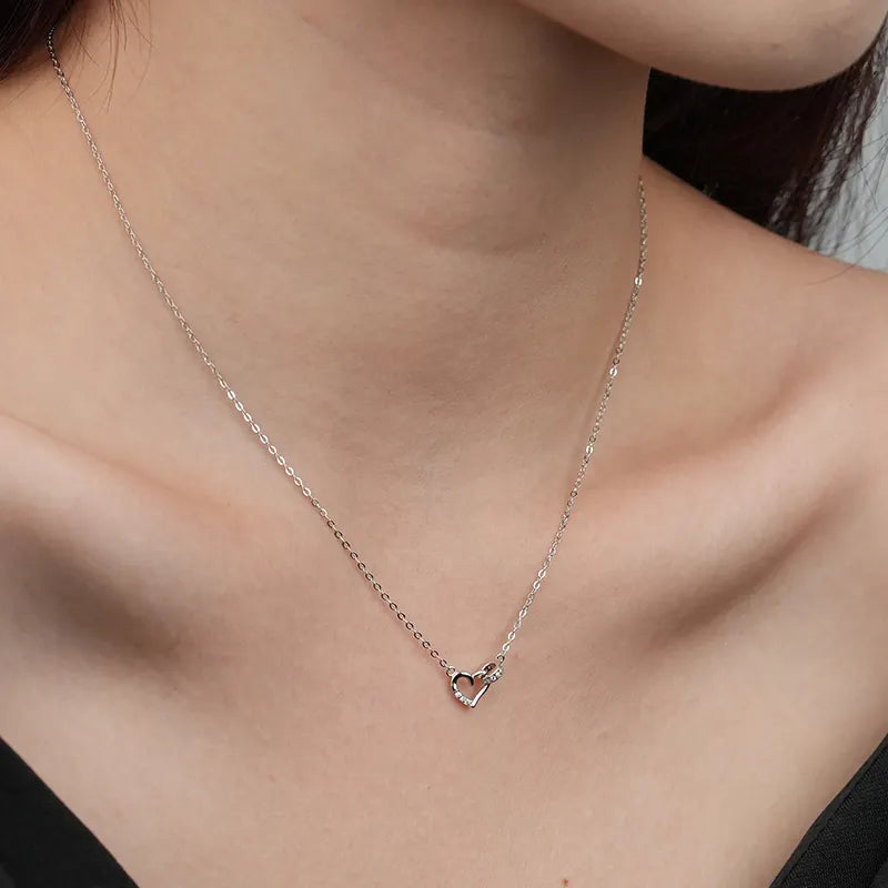 Elegant Dainty Circle Heart Necklace - Perfect Gift for Any Occasion