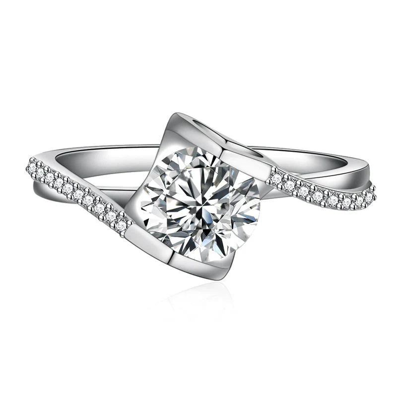 Stunning Round Brilliant Cut Zirconia Engagement Ring in 925 Sterling Silver