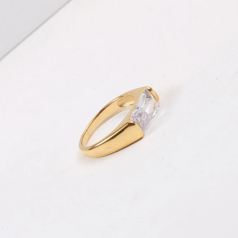 Stunning 18K Gold Plated Ring - Timeless Elegance for Every Occasion