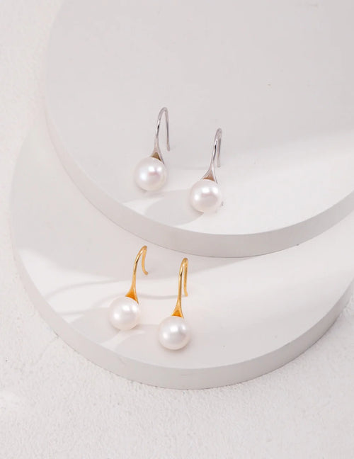 Classic High-Heeled Pearl Dangle Earrings