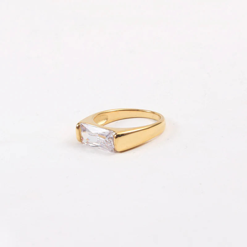 Stunning 18K Gold Plated Ring - Timeless Elegance for Every Occasion